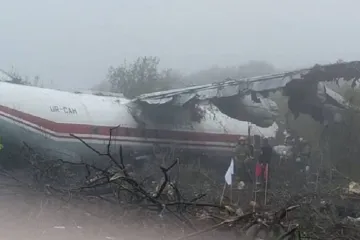 ​  			Поблизу Львова у полі аварійно сів літак: за попередньою інформацією є загиблі		