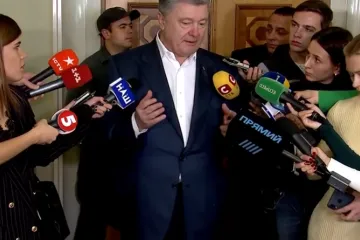 ​  			Порошенко отреагировал на заявление Пристайко о выходе Украины из Минских соглашений		