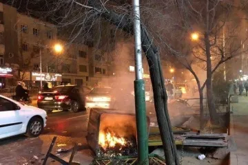 ​  			Революция в Иране: десятки убитых, сотни людей задержаны (видео)		