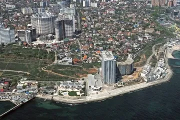 ​  			Одесский нардеп “крышует” захват побережья строительной компанией “Мегалайн”		