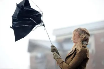 ​  			Порывы ветра до 28 м/с: в Украине объявили штормовое предупреждение		