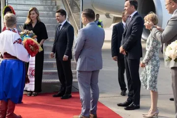 ​  			Президент Украины прилетел в Канаду, где встретится с Волкером и Трюдо. Фото		