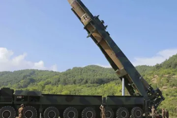 ​Северная Корея переместила баллистическую ракету к побережью напротив Китая, – СМИ