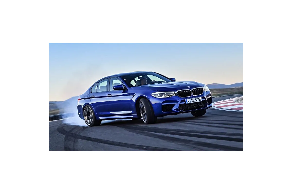  			Станет ли BMW M5 2018 новым «королем» роскошных седанов (видео)		