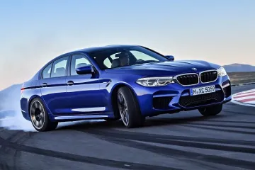 ​  			Станет ли BMW M5 2018 новым «королем» роскошных седанов (видео)		