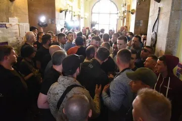 ​  			Активісти, що ввірвалися у Львівську ратушу, шукали заступників Садового		