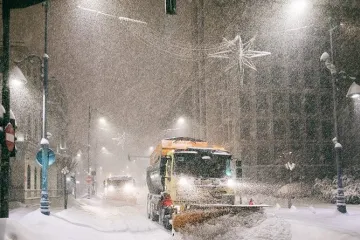 ​  			Из-за сильных снегопадов в Румынии заблокированы дороги		