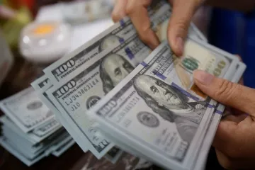 ​  			В Украине резко вырос курс доллара: сколько стоит валюта		