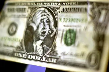 ​  			Доллар с утра быстро дорожает. Появились неутешительные прогнозы		