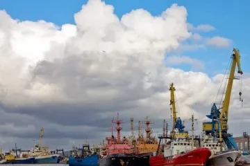 ​  			Таможенная служба проводит необоснованные проверки всех торговых судов, заходящих в Бердянский морской порт		