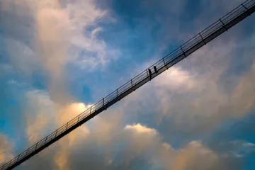 ​  			В Швейцарии открыли самый длинный висячий мост		