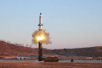 ​  			КНДР снова угрожает США ядерными ракетами		
