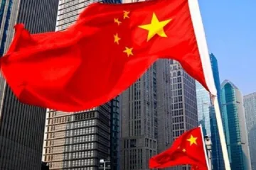 ​  			Китаю грозит крупнейший в истории дефолт		