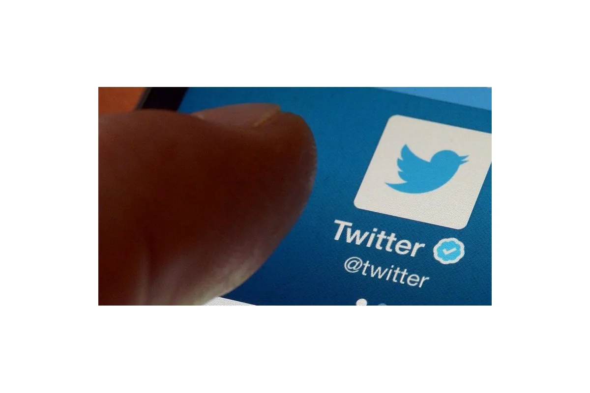   			Twitter посоветовал сменить пароли из-за ошибки в системе безопасности		