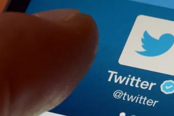 ​  			Twitter посоветовал сменить пароли из-за ошибки в системе безопасности		