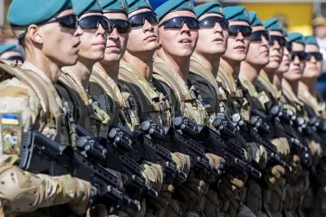​  			Доки ми сміялися з оплати газу собаками- привітання військових “Слава Україні!” та “Героям слава!” відмінили		
