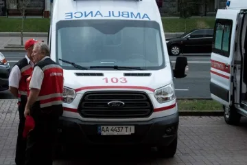​  			В Житомире водитель на скорости заехал на тротуар и сбил пешехода		