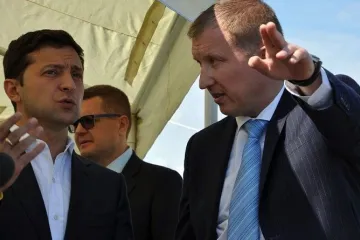 ​  			Руйнівник морської галузі у Литві Райвис Вецкаганс добиває морські порти України		
