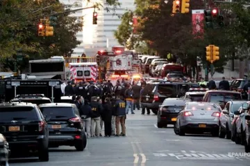 ​  			Шестеро убитых и 15 раненых в результате атаки фургона в центре Нью-Йорка		