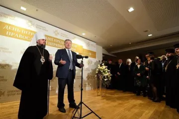 ​  			Как гуляет «настоящая» новая Украинская православная церковь!		