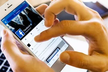 ​  			Facebook тестирует селфи-защиту аккаунтов		