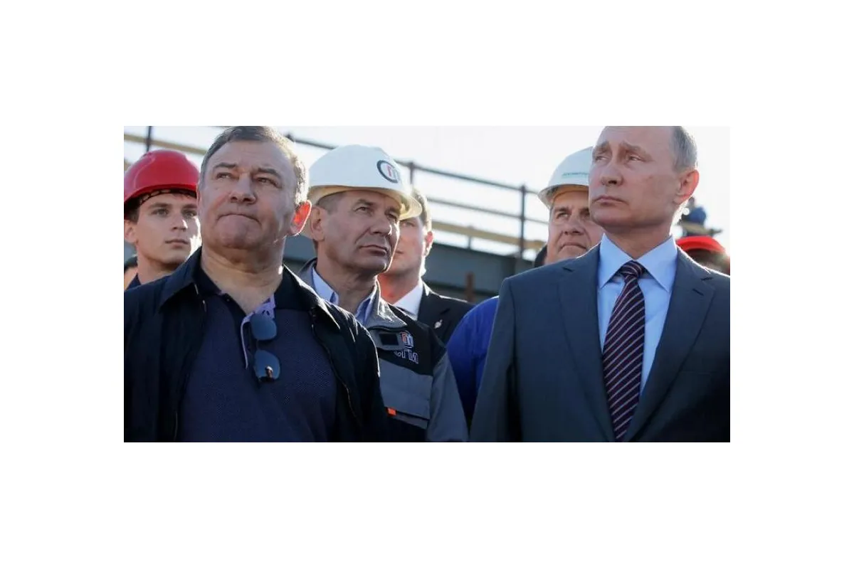   			Приближенные Путина боятся будущего и готовы «дернуть» в теплые страны, – политолог		