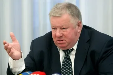 ​  			Генеральный директор КБ «Южное» выписал себе новогоднюю премию более 600 тысяч гривен		