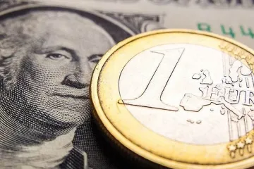 ​  			Появились шокирующие фото предновогоднего курса доллара в &#8220;Борисполе&#8221;		