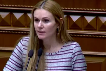 ​  			Нардеп от Киевщины заявила, что из-за ее позиции по “рынку земли” ГПУ задержала ее мужа (видео)		