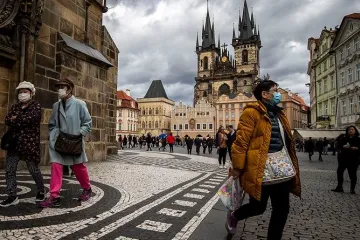 ​  			Чехия с понедельника полностью запретит въезд и выезд из страны		