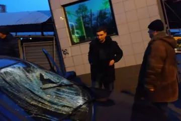 ​  			В Одессе пьяный полицейский сбил двух человек и уехал		