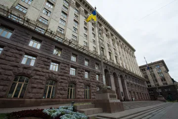 ​"Слугу народа" обвинили в продаже мест в Киевсовет за $150-200 тысяч 