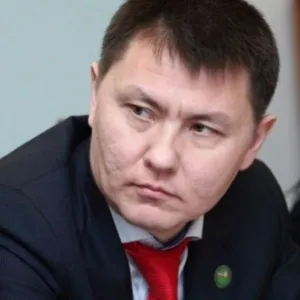 ​Уголовники продолжают лезть в депутаты или рейдер Миниханов, скрывшийся от правосудия Казахстана – идет в депутаты Омска