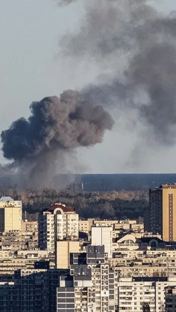 ​Фото диму над Києвом сьогодні