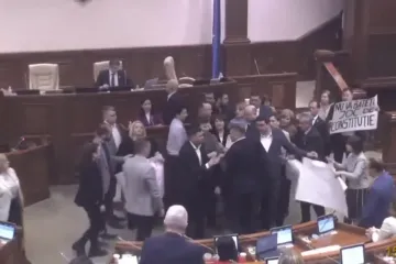 ​Парламент Молдови перейменував державну мову на румунську