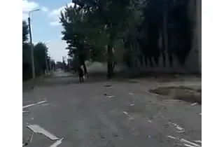 У Сєвєродонецьку після численних обстрілів окупантів та ударів авіації падають аварійні багатоповерхівки