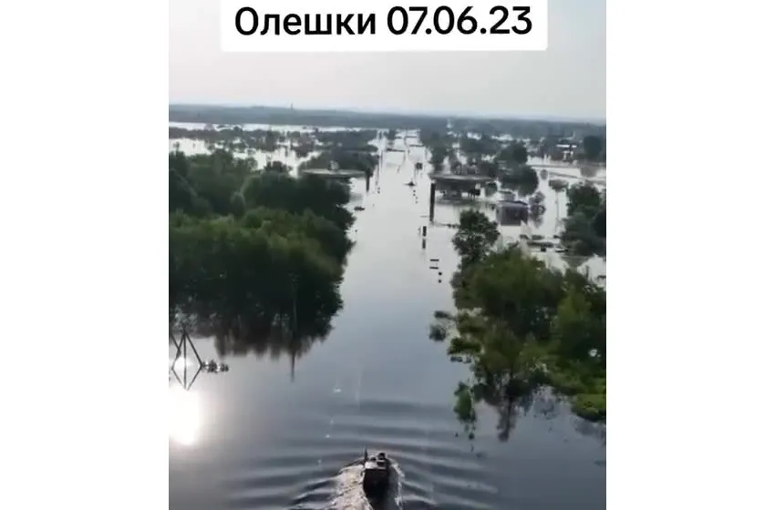 Тимчасово окуповані Олешки затоплено на 90%