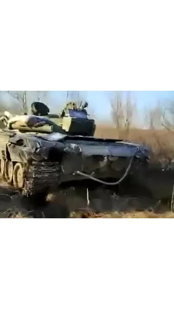 ​⚡️Наші бійці ЗСУ взяли на облік цілий танк Т-72.   💪🏻 Ще і з боєкомплектом.