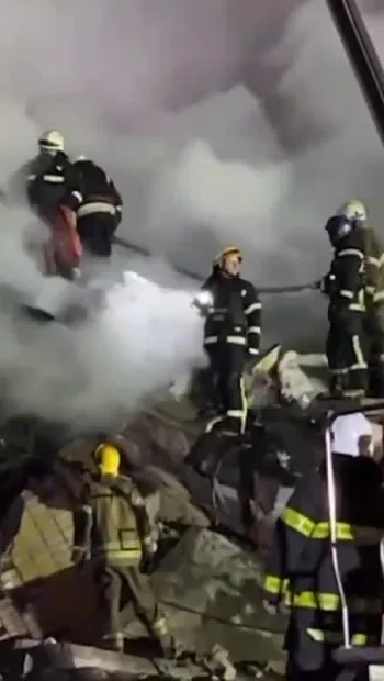 ​Понад 100 рятувальників розбирають завали пошкодженого російською ракетою будинку - Валентин Резніченко 