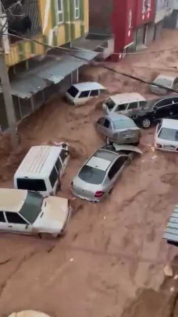 ​У Туреччині зійшли селеві потоки у двох провінціях, постраждалих від землетрусу