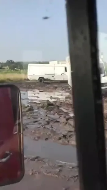 ​Через зливи «дорогу життя» в Кам'янському повністю розмило