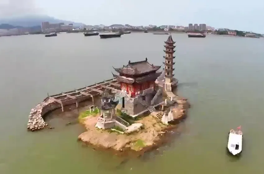 У Китаї повністю пересохла річка Янцзи