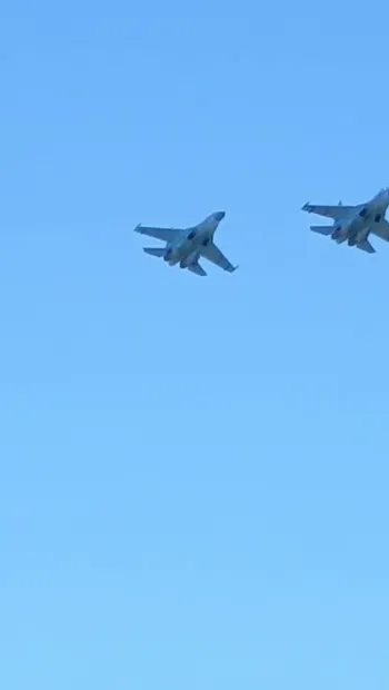 ​Пара винищувачів Су-27 повертається додому після виконання завдань за призначенням 