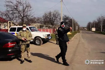 ​На Донеччині поліцейські посилили заходи безпеки у прифронтових населених пунктах