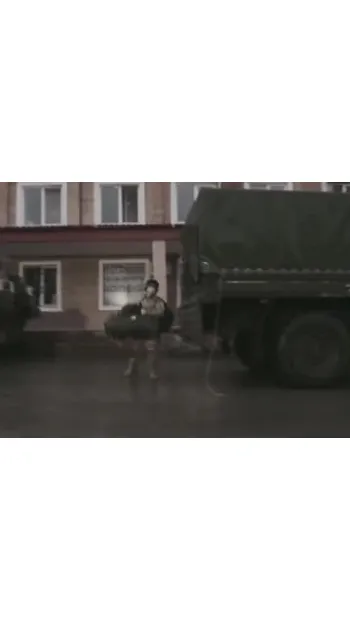 ​Російське вторгнення в Україну : Ще раз подивіться на героїв, які зараз захищають Маріуполь.