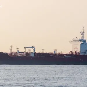 ​«Я вас попереджаю!», – російський корабель погрожує цивільному судну в Чорному морі